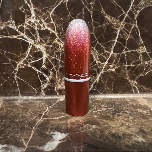 Mac Mini Retro Matte Lipstick in color Ruby Woo - Picture 4 of 5
